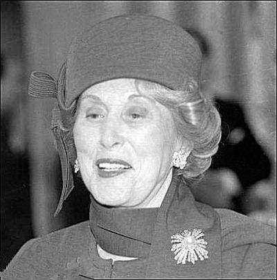 雅诗兰黛从贫民窟走出来的女孩,雅诗兰黛是怎么起家的