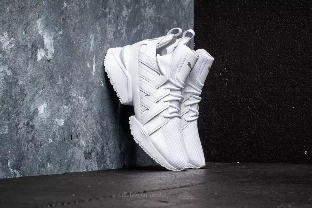 人生处处是陷阱,人生处处是陷阱只有躲起来最安全