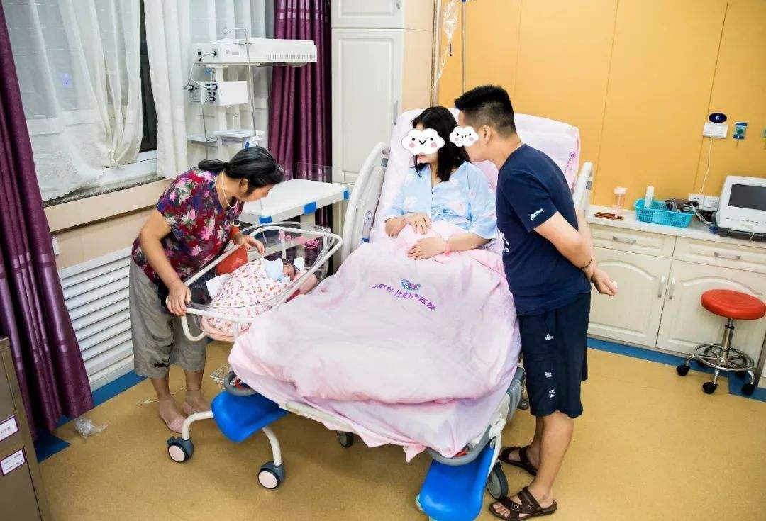 剖腹产后回病房会被看光吗,剖腹产后观察多久可以回病房