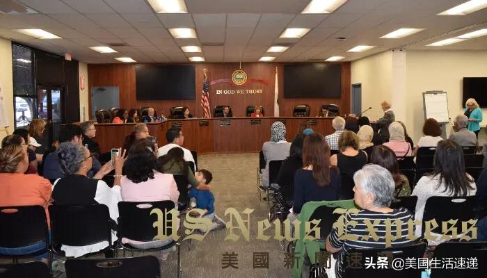 加州性别教育过激？家长至橙郡教育局抗议