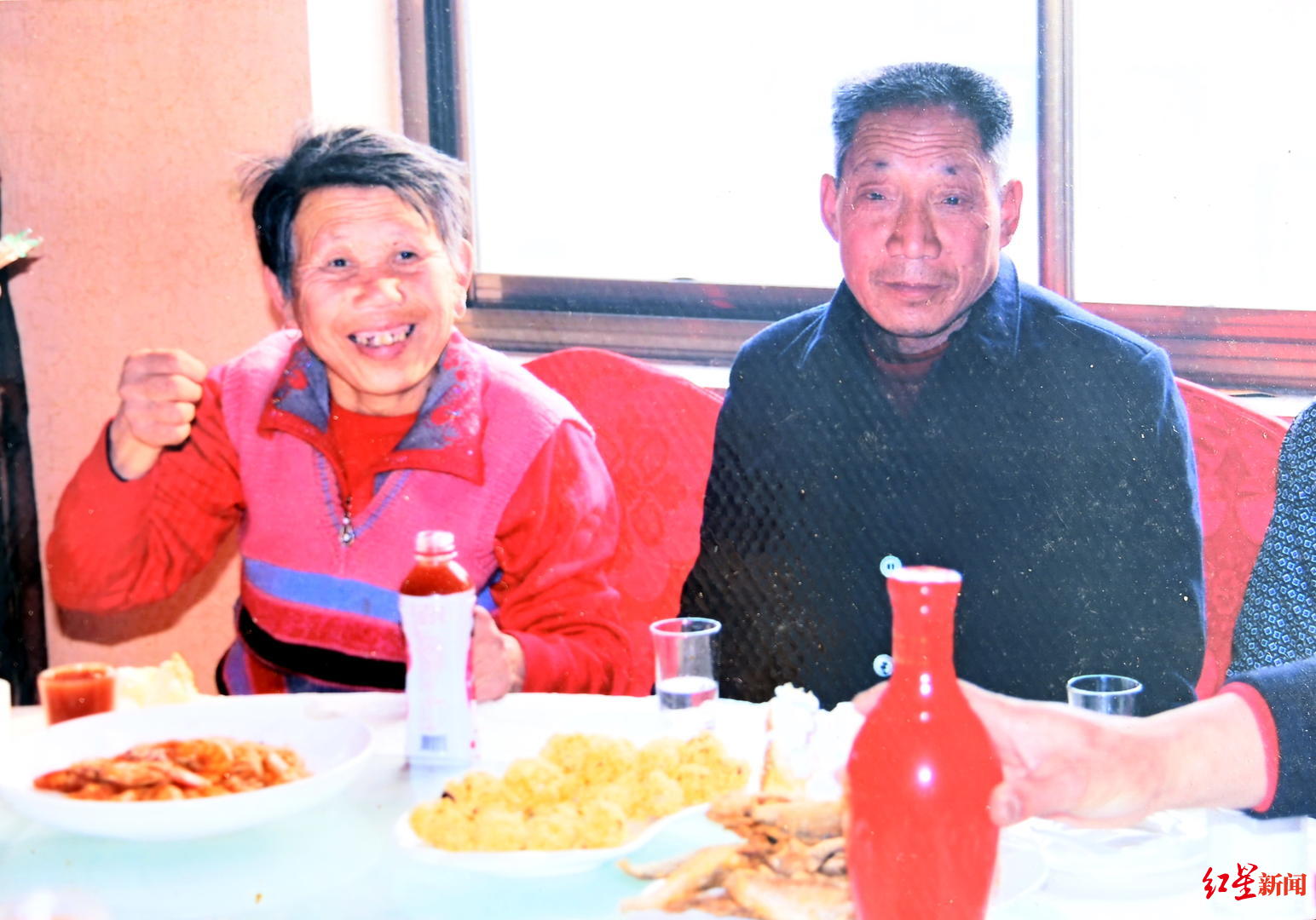 87岁老人持棍上门打人,87岁持棍上门打人