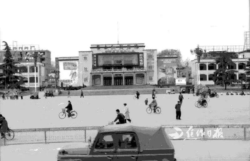 焦作东方红人民广场,东方红广场焦作