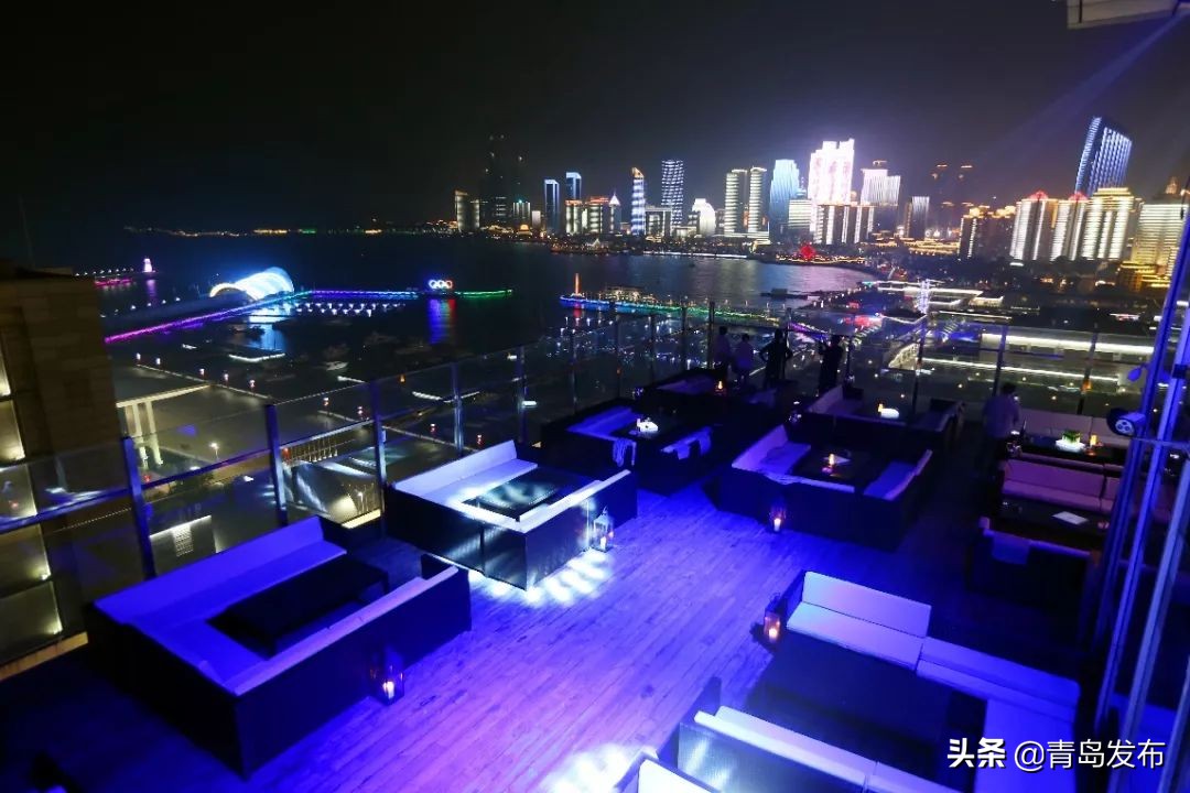海景酒廊、空中酒吧…这里的夜青岛激情无限！