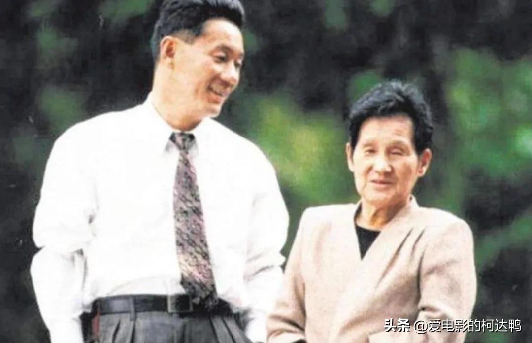 日本著名导演北野武和母亲的关系,导演北野武遭恶意报复