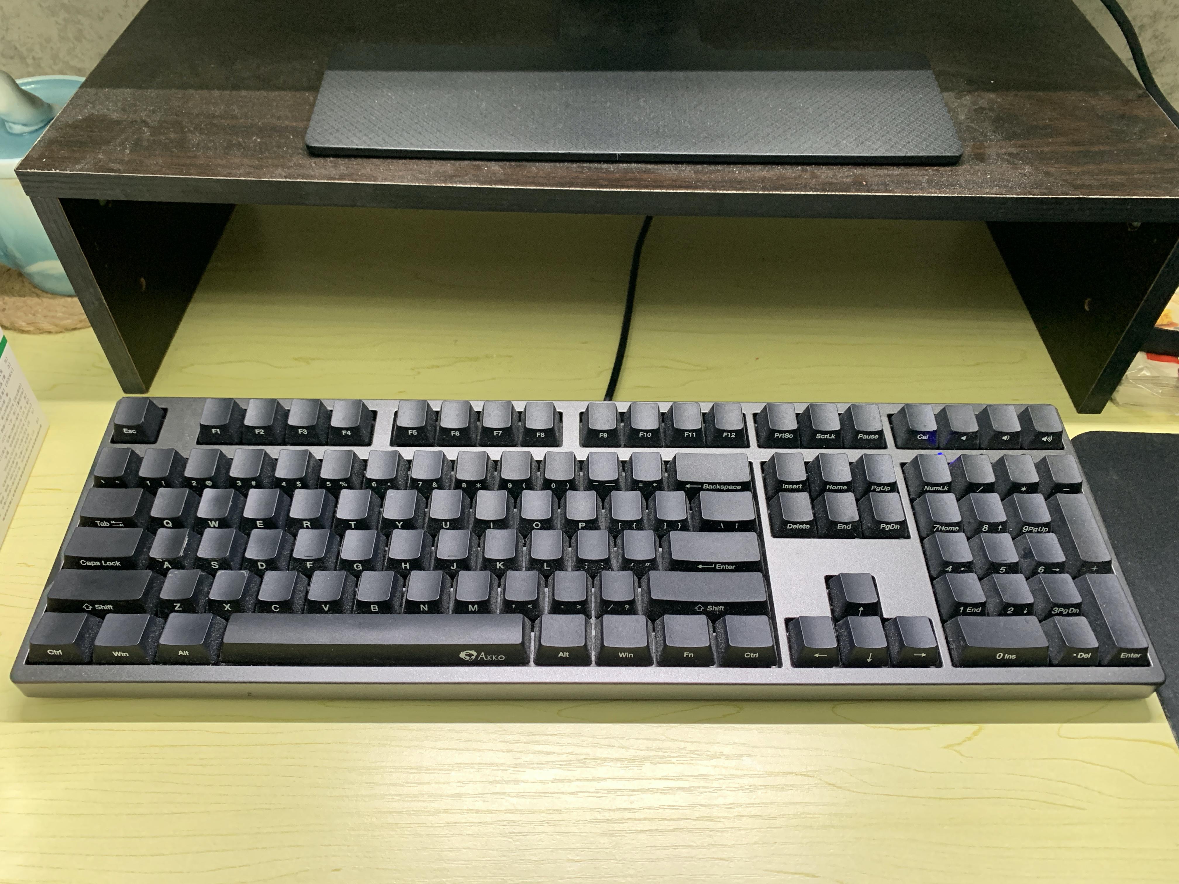 小米屏幕挂灯和雷神屏幕挂灯,小米屏幕挂灯亮度测评