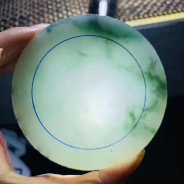 极品翡翠黄加绿手镯图片,极品翡翠手镯的鉴别方法