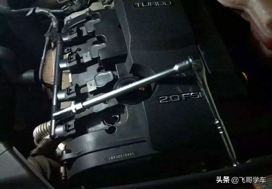 2011款2.0t奥迪a6l,最新款奥迪a6l更换火花塞教程