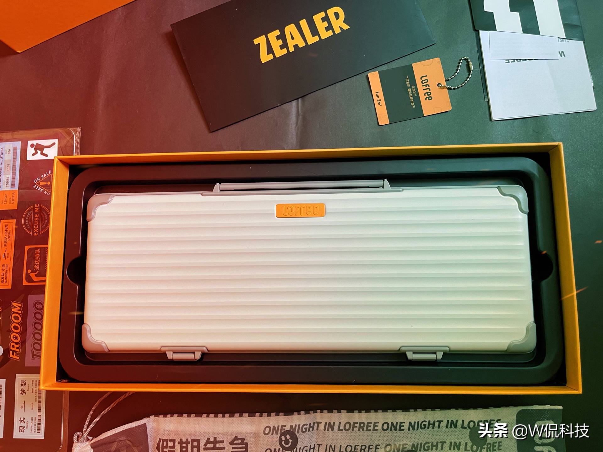 罗技k380和洛斐小浪机械键盘对比,lofree洛斐小浪键盘测评