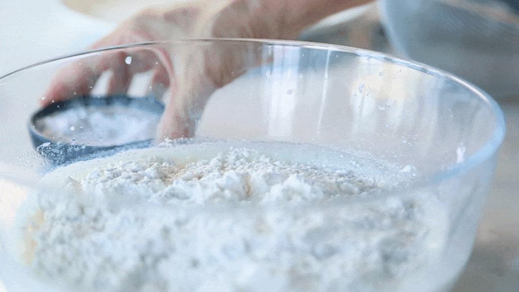 做好的冰皮月饼多久会变硬,冰皮月饼的皮冷冻后变硬怎么解决