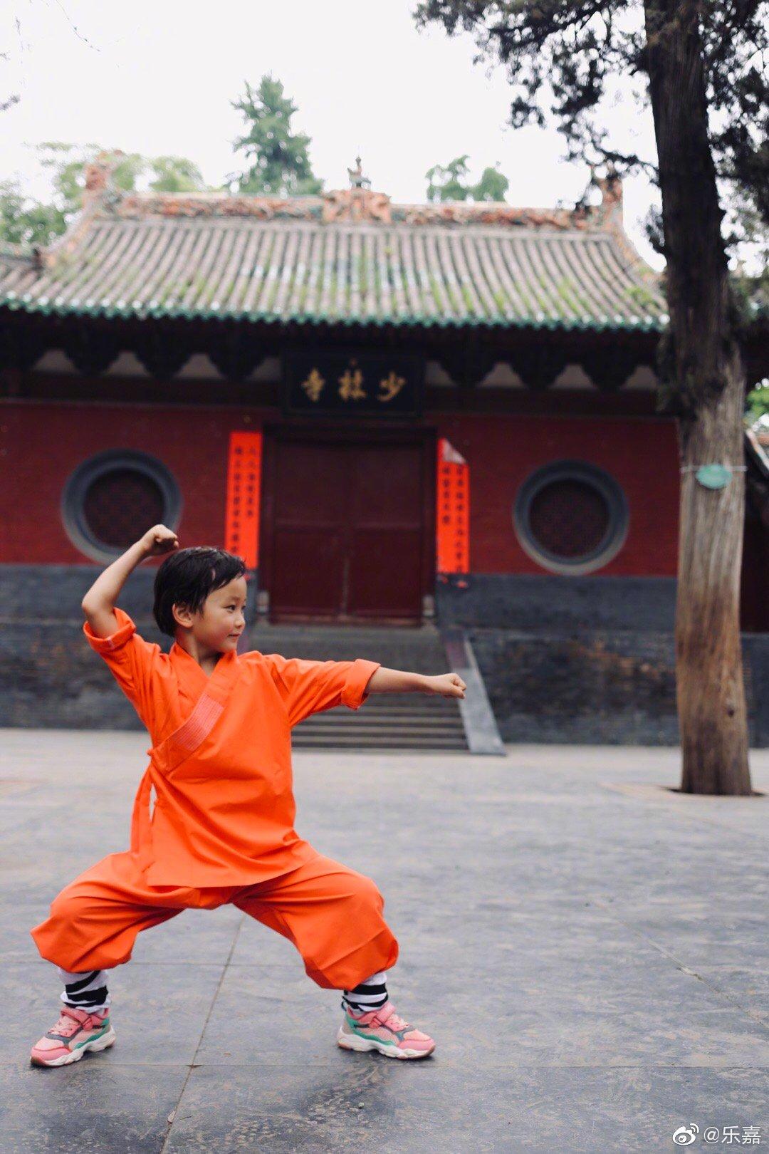 乐嘉为什么送女儿去少林寺,乐嘉对女儿的魔鬼教育