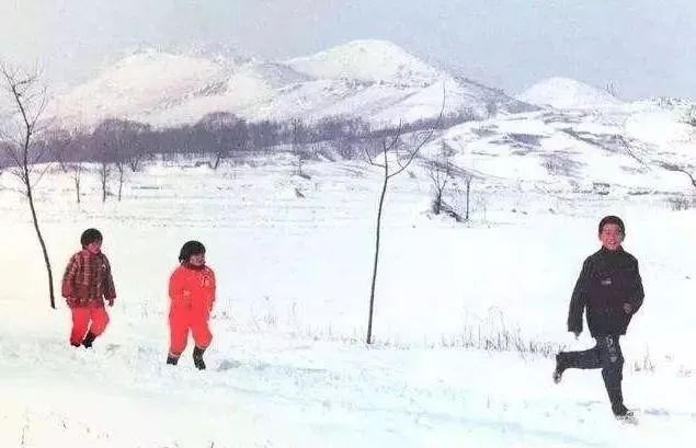 九张反映过年气氛的照片,百张罕见的过年老照片这才是年味