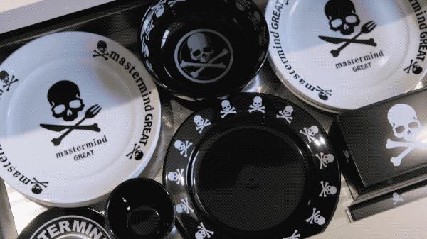 他在西湖边买200㎡豪宅，4年不住人，堆满的玩具总价超房子