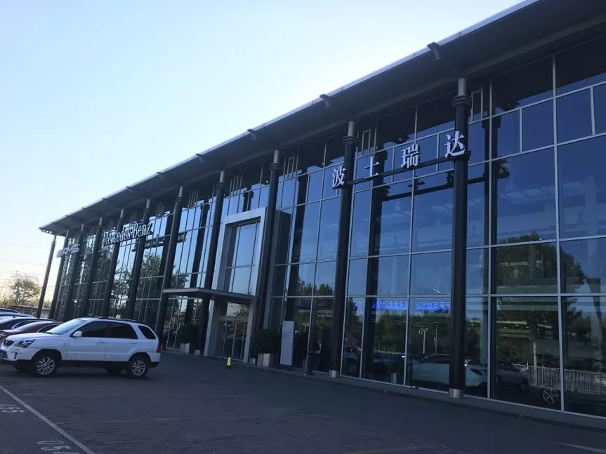 奔驰新车上市大概多久4s店会有货,奔驰4s店是否有现车卖