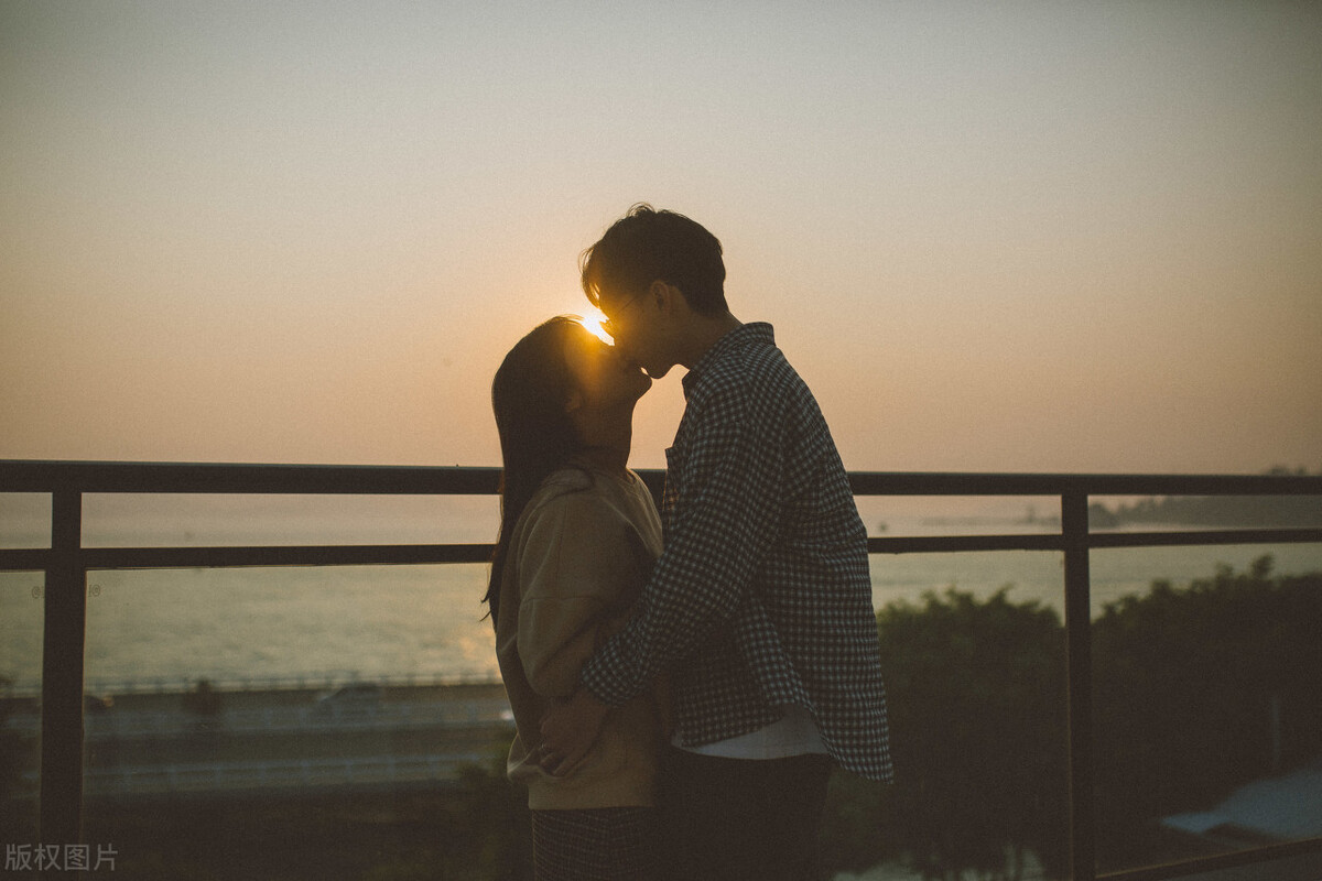 生完孩子夫妻关系变淡怎么处理?这4招让你和老公回到热恋期