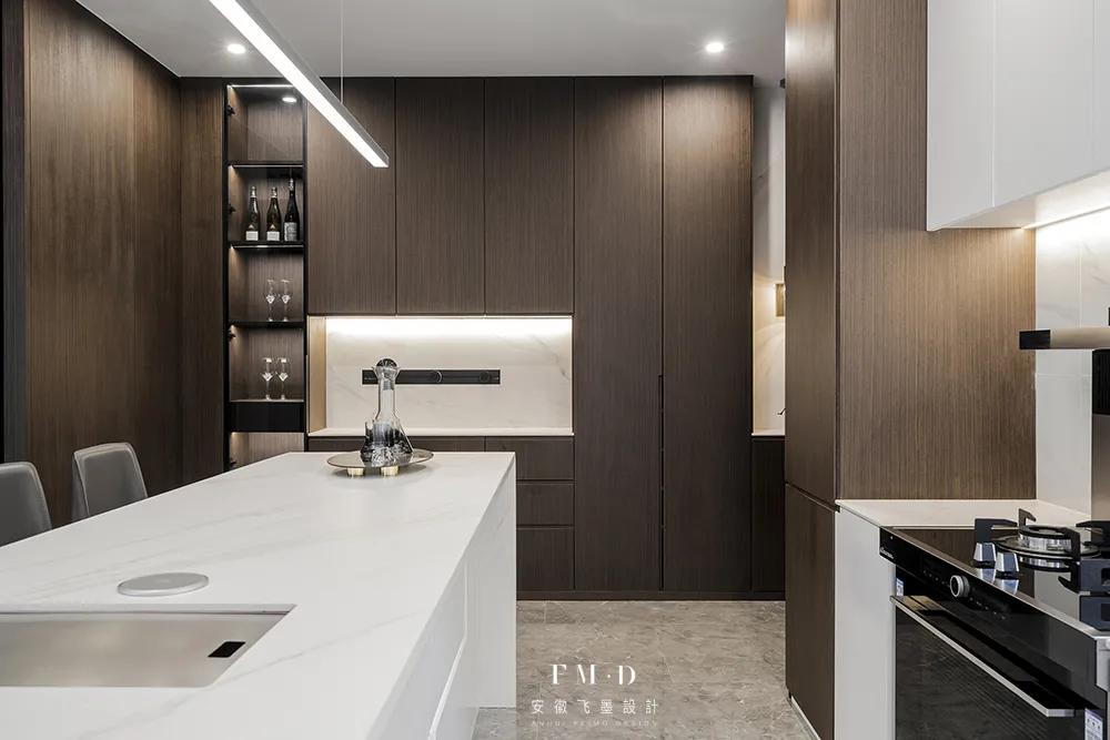 无主灯客厅无磁吸灯灯光布局,无主灯和磁吸轨道灯搭配