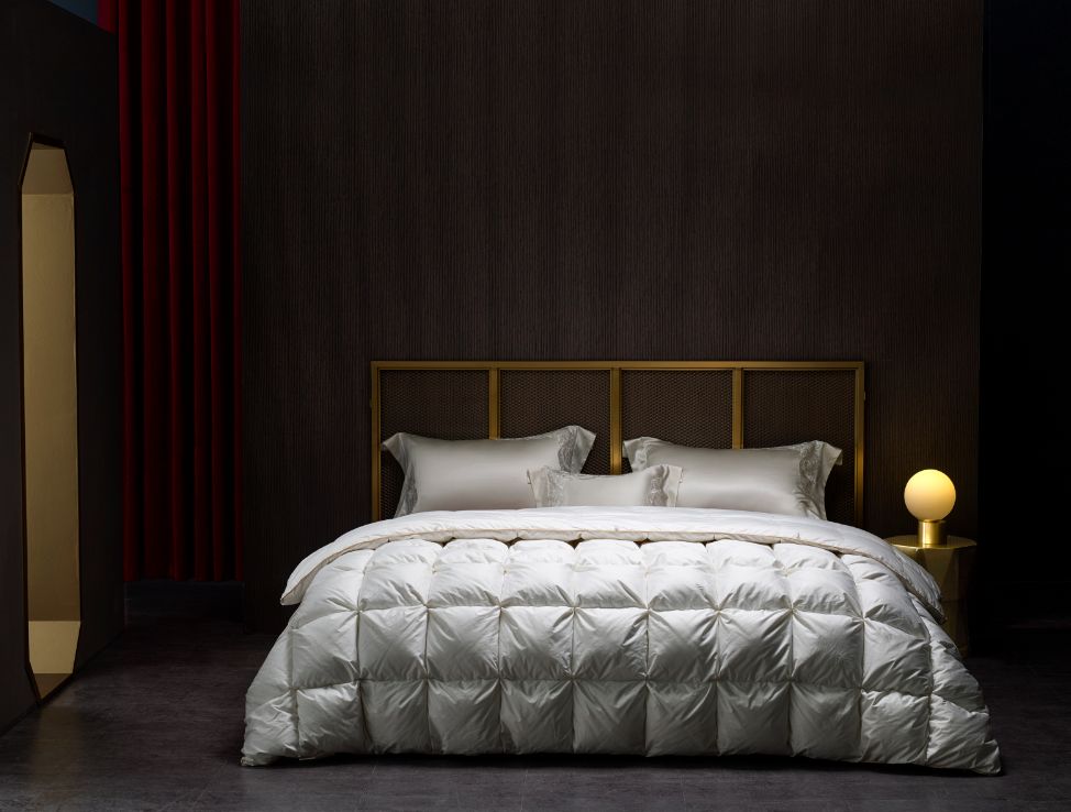 晒被有讲究这些被子不宜暴晒,晒被子被雨淋怎么处理