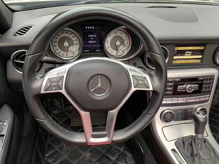 奔驰slk敞篷跑车2011年多少钱,2012年进口奔驰slk200硬顶敞篷跑车