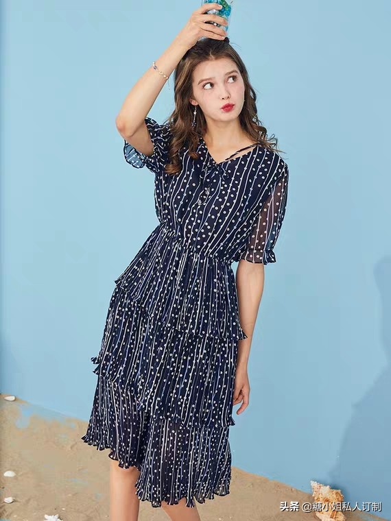 夏天喜欢穿裙子的女生什么心理,夏天喜欢穿裙子又怕冷