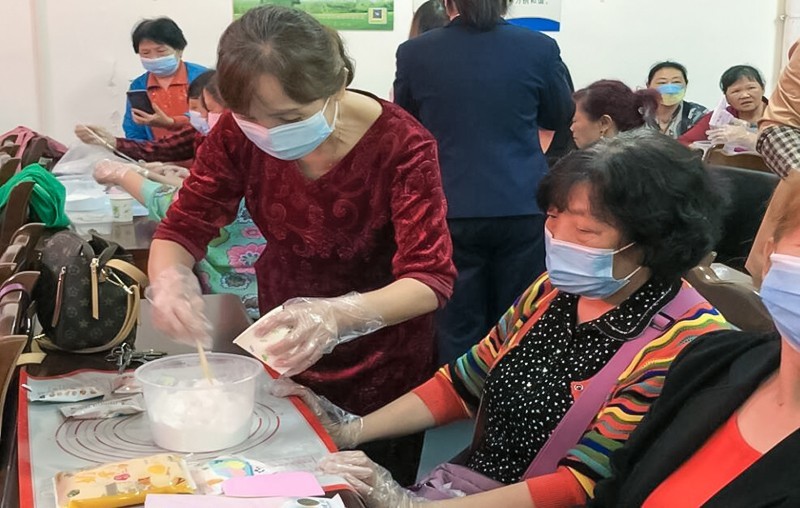 国庆节红灯笼手工制作,中秋红灯笼简易做法视频