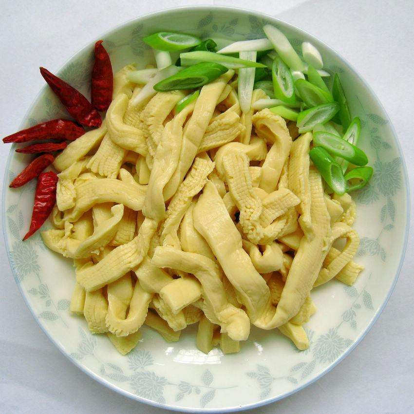 韭黄拌素毛肚,韭黄炒肚丝简单做法