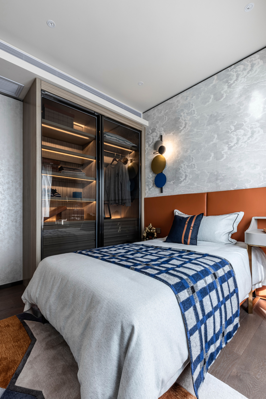 简于形奢侈于心,简于形奢于心什么意思