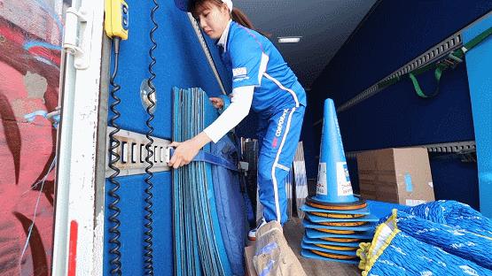 “变态”到极致的日本人，连搬家都不放过，网友拍下全过程！