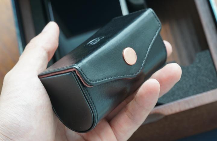 拥有一台苹果手机和华为手机,又一款华为手机新机