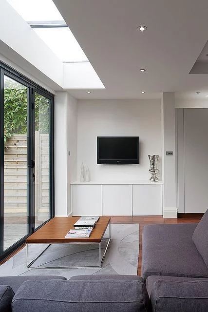 打通客厅与卧室的墙,客厅和阳台一体打通无门垛效果图