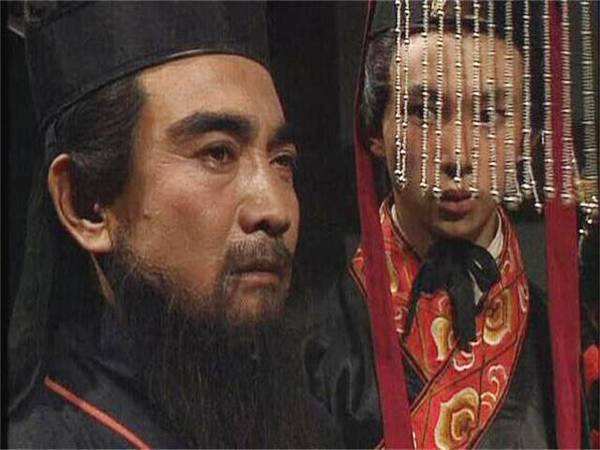 孙策真的不会举贤任能么,孙策如果不死刘备不可能借荆州