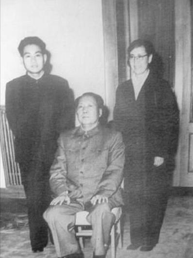 李银桥家里写信给他介绍对象,毛主席看完信:银桥啊,你太老实了