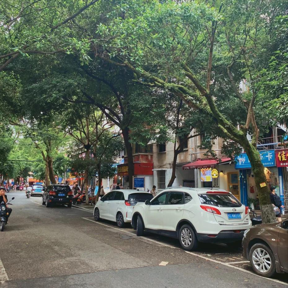 在桂林有好吃的火锅,在桂林的美食街