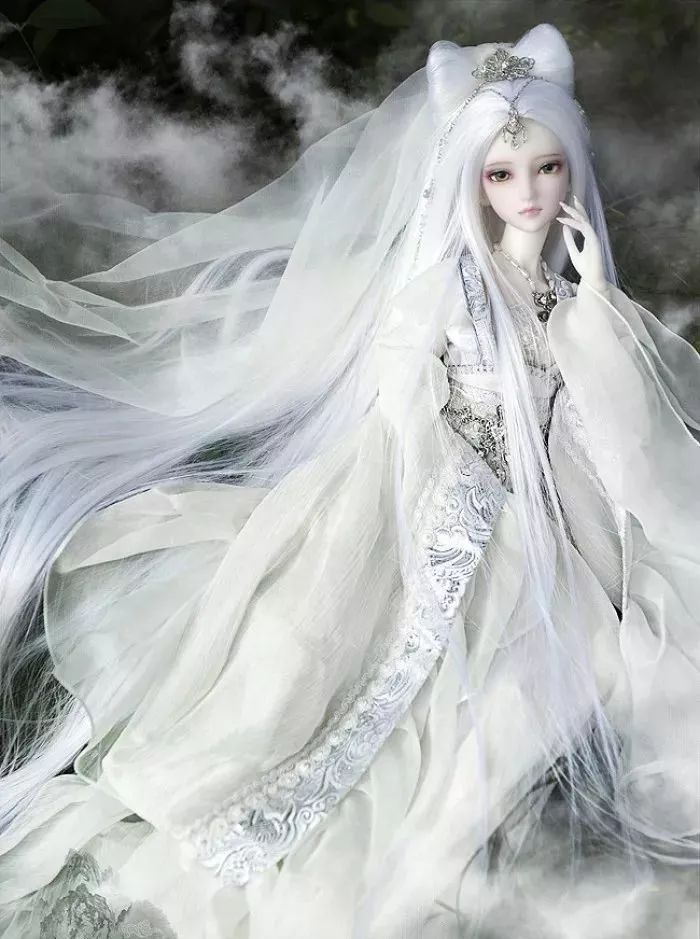 刘语婕：《只是蝴蝶不愿意》作者/花团锦簇