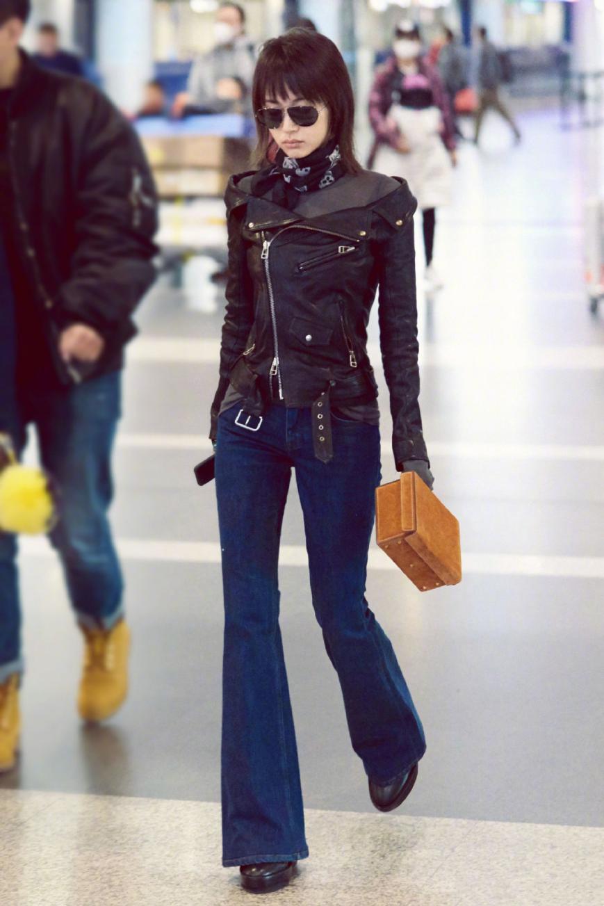 戚薇李承铉黄色衣服 (李承铉戚薇黄色衣服)