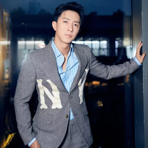 韩庚半隐退当老板，“胡歌接班人”的他却不温不火。