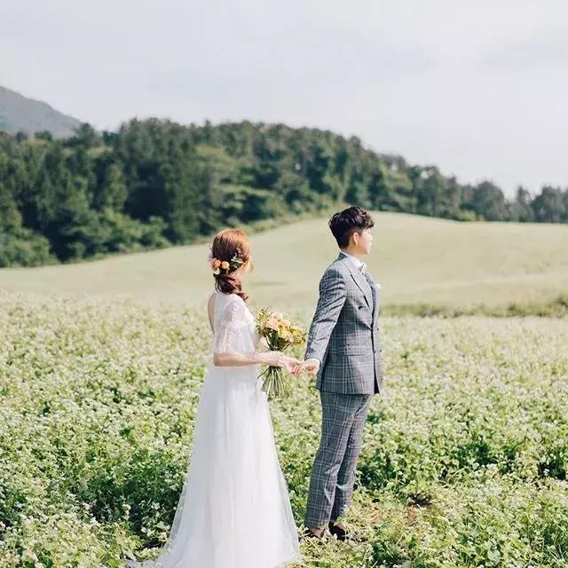 婚纱照就该这样拍才有大片的感觉,婚纱照小众风格这样拍也好看