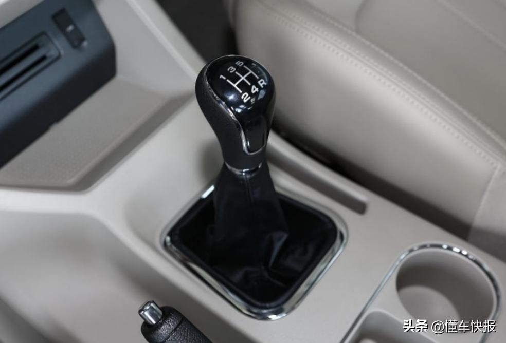 菱智m5和瑞风m5测评对比,江淮瑞风m3新款和东风风行菱智m5