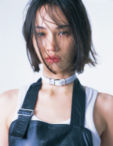 圆脸日系慵懒中性中短发卷发教程,日系圆脸短发发型女