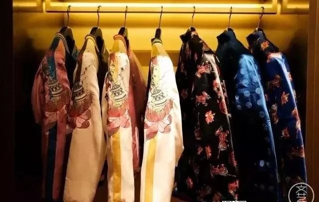 比李宁还厉害的运动员,比李宁高端一些的品牌