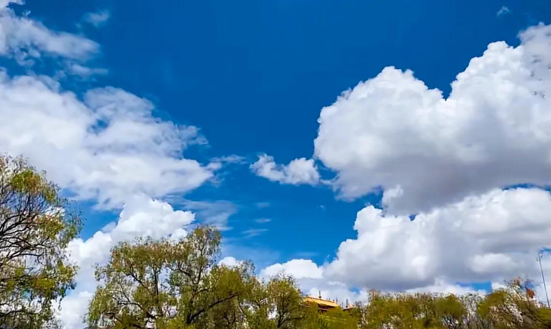 灯火辉煌的布达拉宫,洁白无瑕的布达拉宫