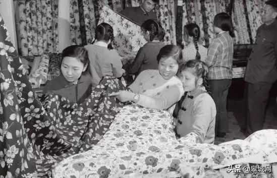 曾经这种衣服在六安夏天人手一件，穿过的都老了