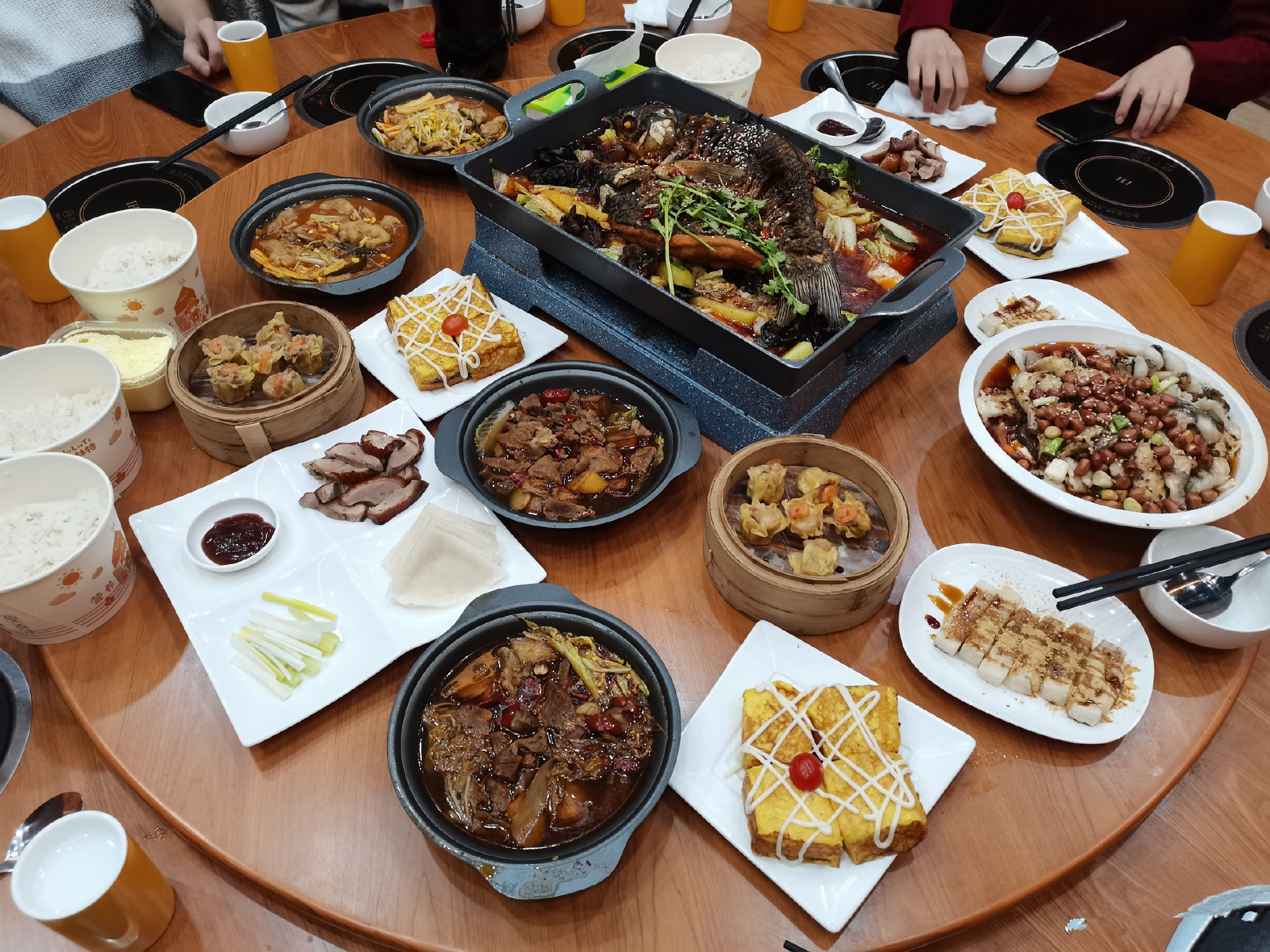 厦门大学食堂有多爽?米饭免费,菜品5块钱吃到撑,网友:太值了