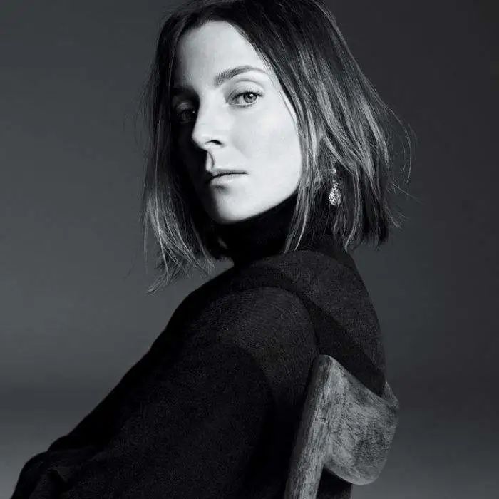 Z世代实验室｜时尚百年沉浮，那些乘风破浪的姐姐们依旧站在浪尖