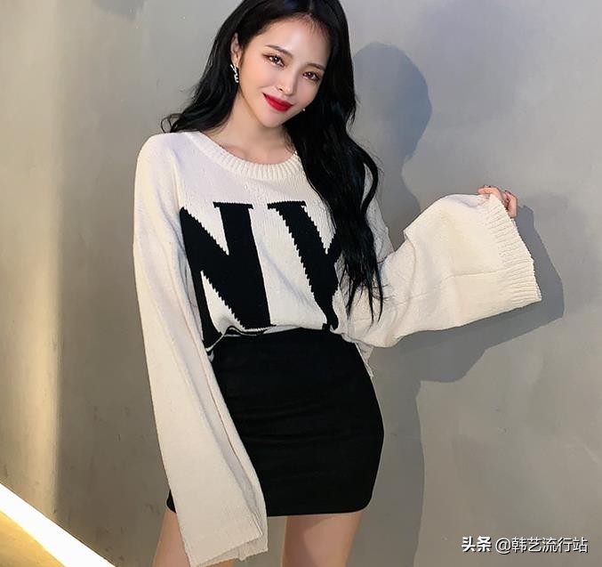 今年流行设计感毛衣,韩国设计款宽松毛衣