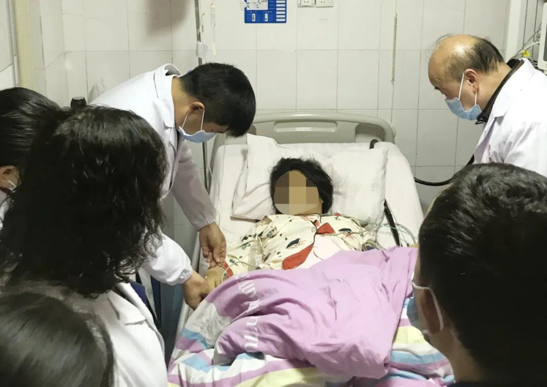 精准治疗，钢丝绳上的舞蹈——岳阳市妇幼保健院成功救治妊娠期急性脂肪肝患者