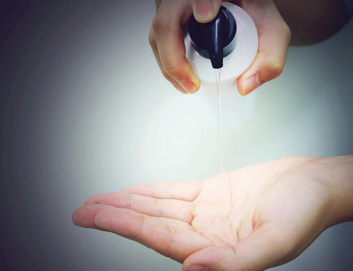 英读廊——无论洗发水是什么颜色，为什么泡沫总是白的？