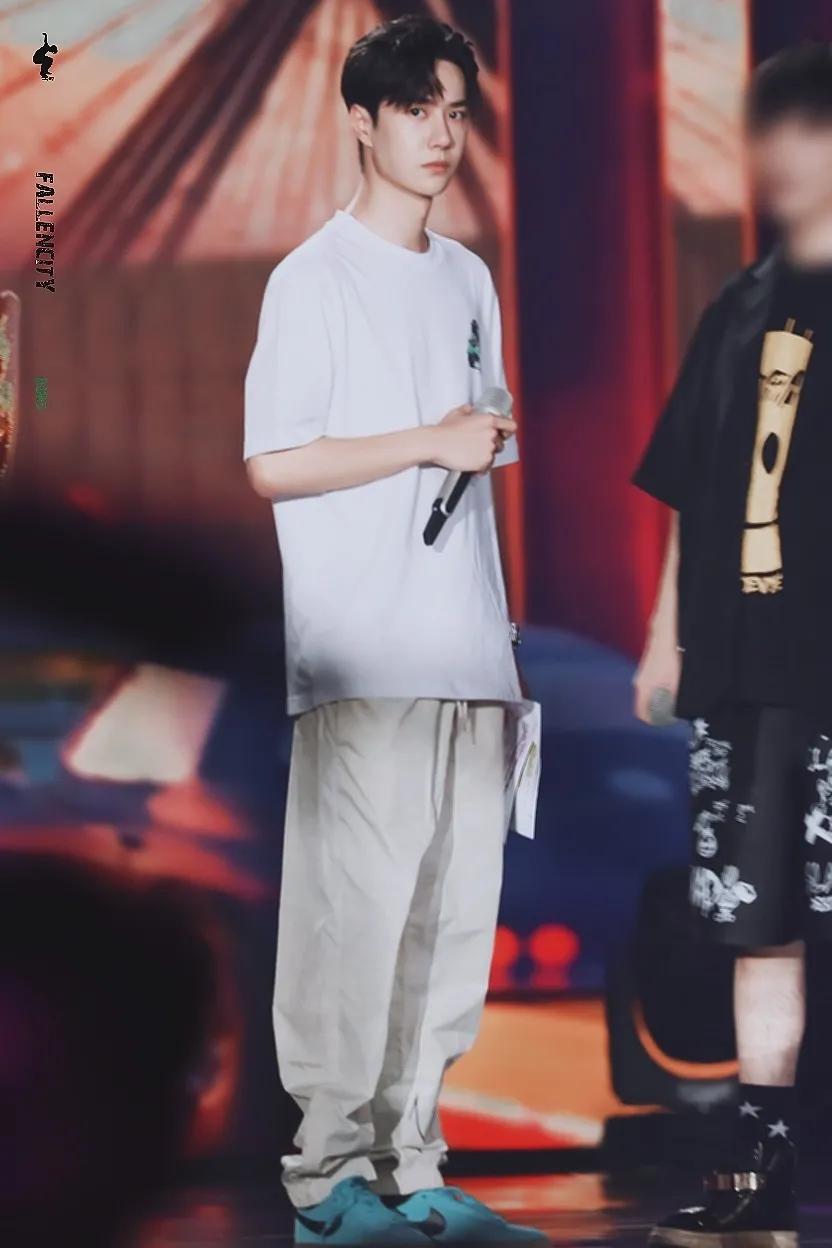 allwhite质感穿搭,allwhite穿搭小个子西装