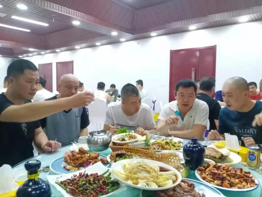 避暑山庄皇家窖藏篮球比赛,山庄皇家窖藏现场活动