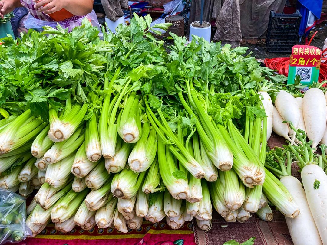 不错挺便宜的早市,附近比较旺的早市