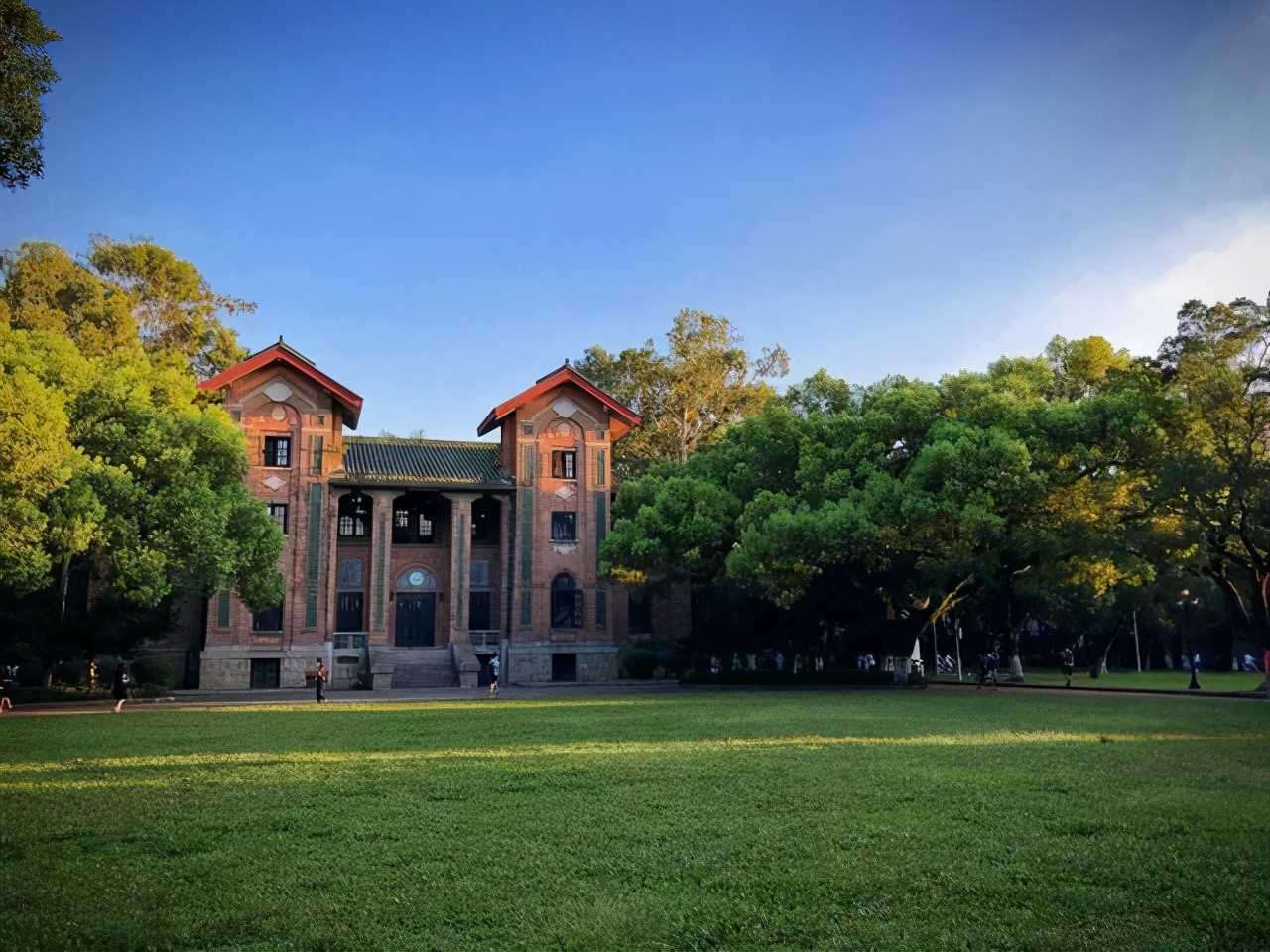 中山大学学长谈考研历程，初试最高466分，复试线高达390分