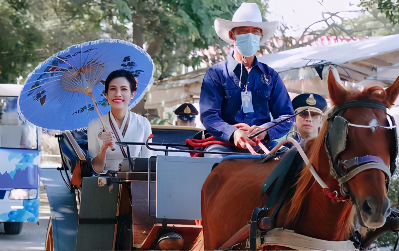 诗妮娜高清美照,诗妮娜致敬诗琳通